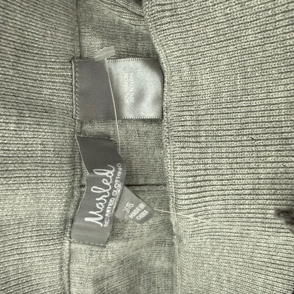 Marled Gray Knit Cardigan with Black Trim - Picture 5 of 8